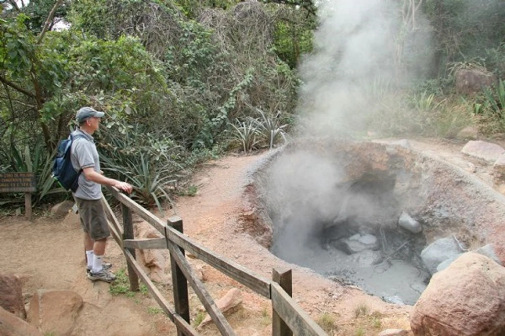 Rincon de la Vieja Hike, Waterfall and Hot Springs Day Trip